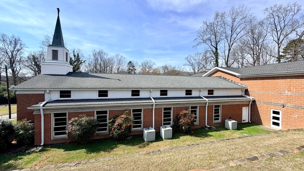 More Photos Of 195 New Market Rd, Tryon Religious Facility For Sale
