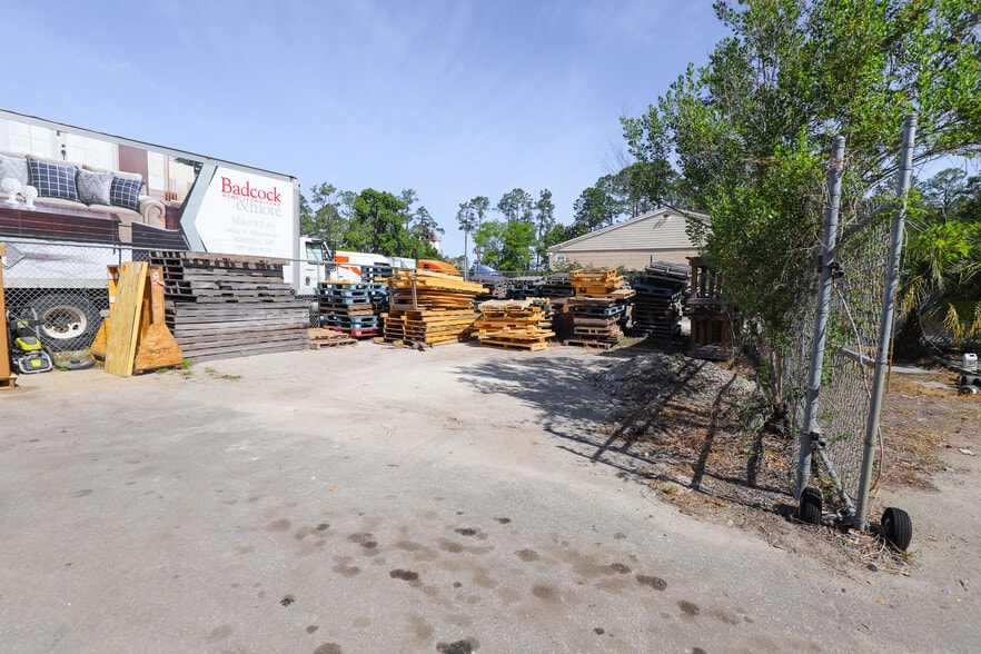 More Photos Of 2300 NW 71st Pl, Gainesville Warehouse For Lease