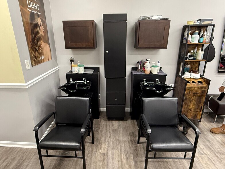 More Photos Of 11409 Amherst Ave, Wheaton Freestanding For Lease