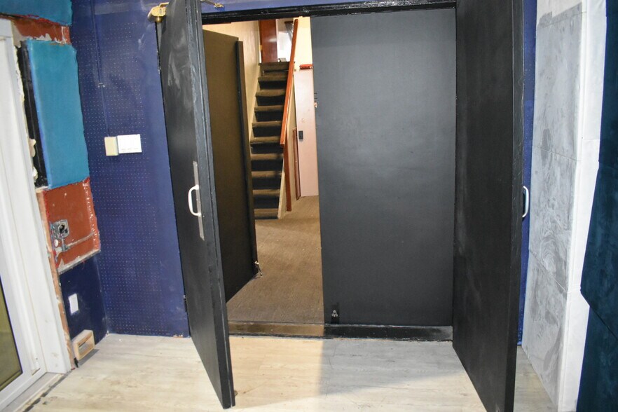 More Photos Of 1655 S Compton Ave, Los Angeles Manufacturing For Sale