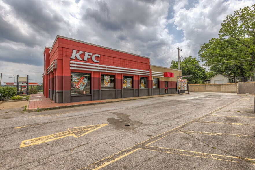 More Photos Of 206 N Wilson Ave, Sand Springs Fast Food For Sale