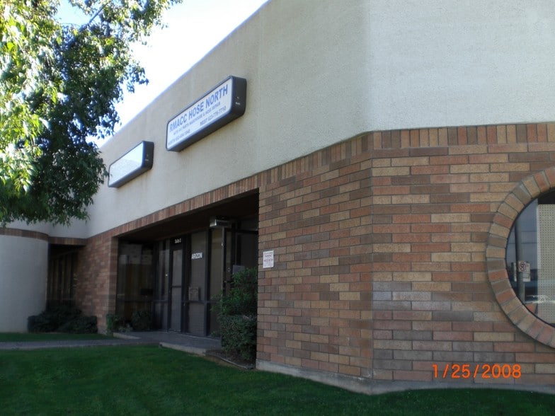 More Photos Of 15681 N Cave Creek Rd, Phoenix Warehouse For Lease
