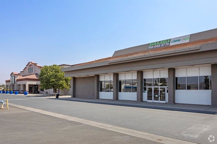 More Photos Of 885 W Henderson Ave, Porterville Storefront For Lease