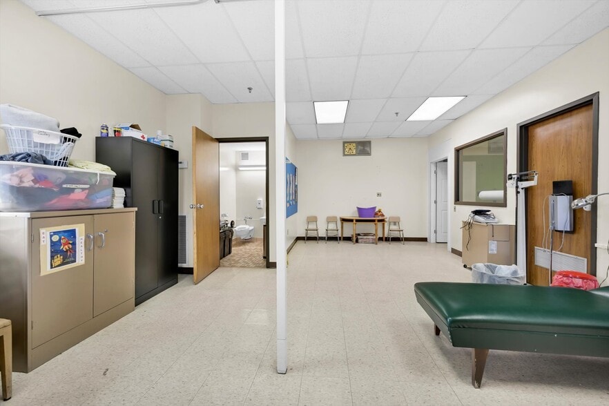 More Photos Of 855 Lincoln Ave, Northampton Office For Sale