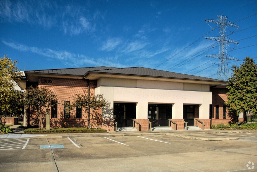 Primary Photo Of 11008 Bellaire Blvd, Houston Bank For Lease