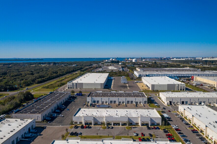 More Photos Of 4570-4582 Eagle Falls Pl, Tampa Warehouse For Lease