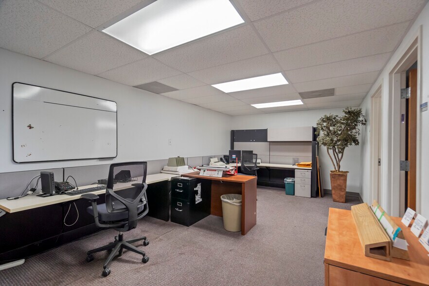 More Photos Of 4985 N 30th St, Colorado Springs Manufacturing For Sale