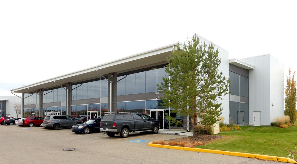 More Photos Of 125 Carleton Dr, St. Albert Flex For Lease