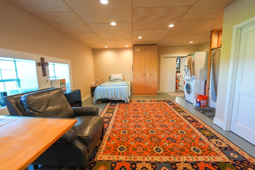 More Photos Of 7800 County Road 24, Fairhope Showroom For Sale