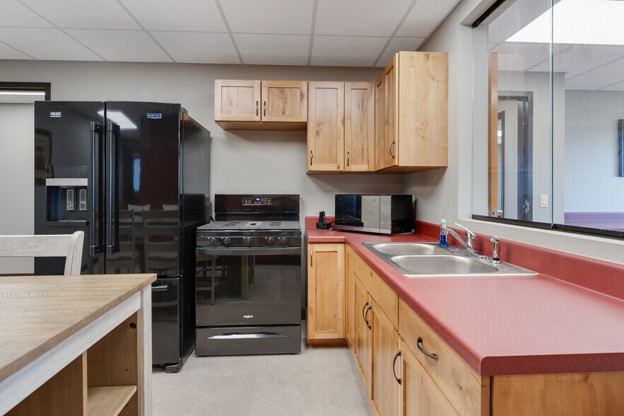 More Photos Of 605 Greenway Ct, Reedsburg Industrial For Sale