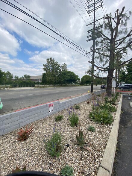 More Photos Of 7901 Canoga Ave, Canoga Park Warehouse For Lease