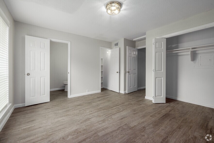 More Photos Of 6301 Alfano St, Houston Apartments For Sale