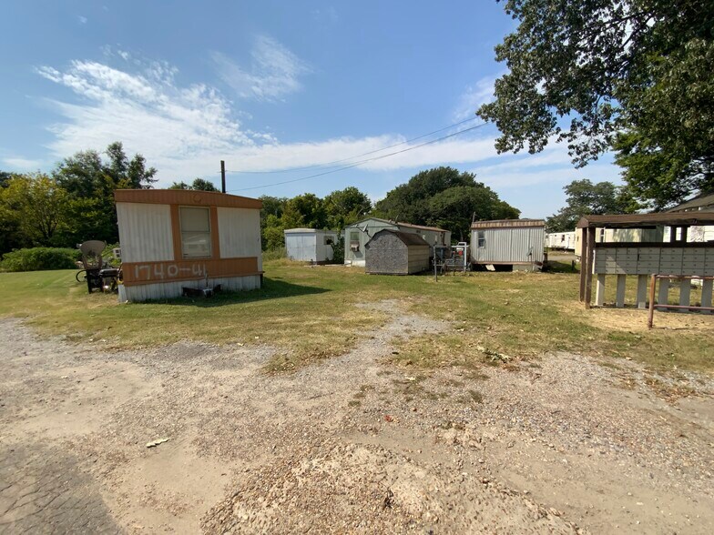 More Photos Of 3023 Lamar Ave, Memphis Land For Sale