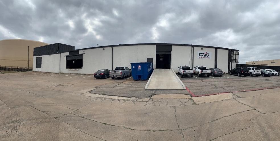 More Photos Of 13840 Denton Dr, Farmers Branch Warehouse For Sale