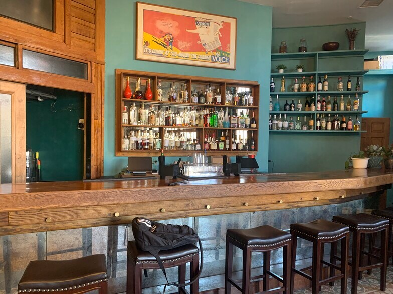 More Photos Of 564 DeKalb Ave, Brooklyn Warehouse For Lease