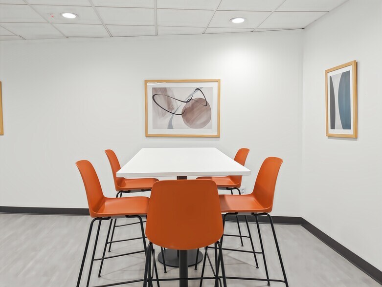 More Photos Of 9211 Forest Hill Ave, Richmond Coworking Space