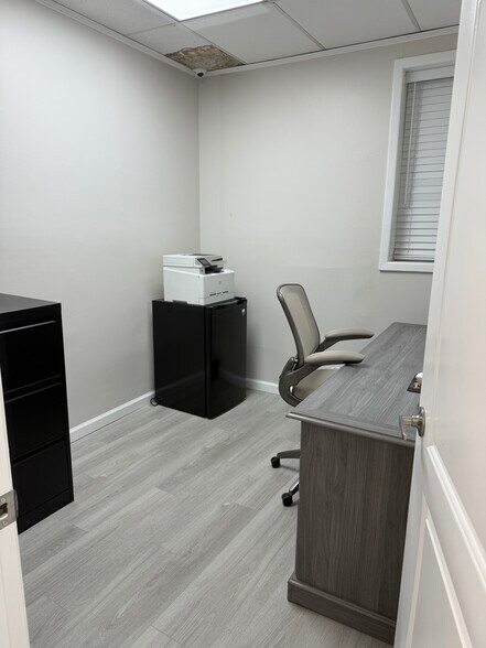 More Photos Of 55 Front St, Rockville Centre Office For Sale