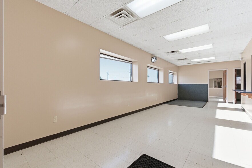 More Photos Of 1612 N Osteopathy, Kirksville Office For Sale