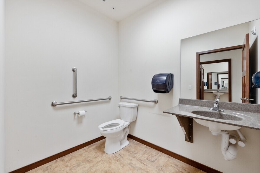 More Photos Of 122 Wisconsin St, West Bend Office For Lease
