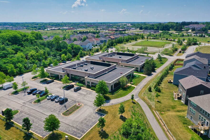 More Photos Of 320 Cardinal Dr, St Charles Medical For Lease