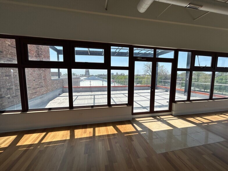 More Photos Of 625 N Sacramento Blvd, Chicago Warehouse For Lease