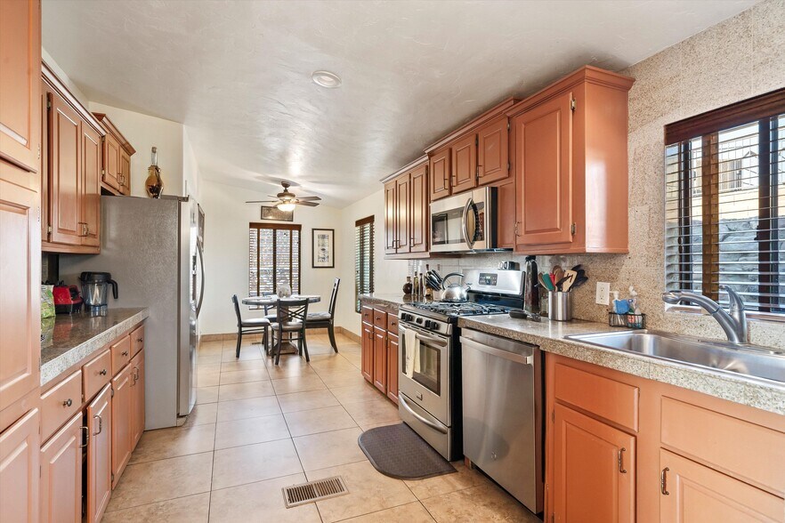 More Photos Of 706 N Old Hwy 77, Mammoth Restaurant For Sale