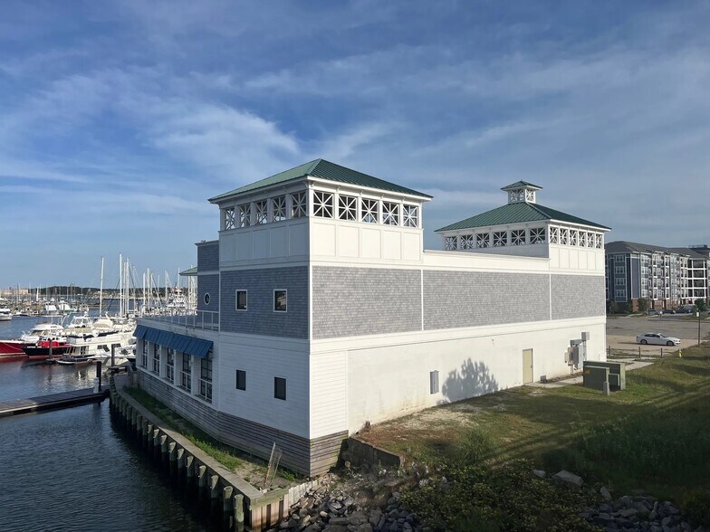 More Photos Of 8180 Shore Dr, Norfolk Marina For Sale