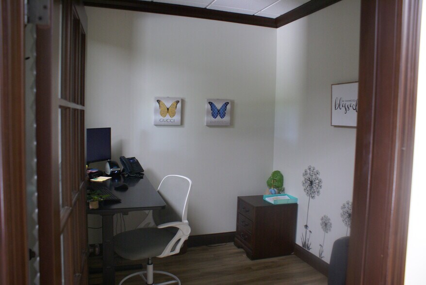 More Photos Of 1320 Dowell Springs Blvd, Knoxville Office For Lease
