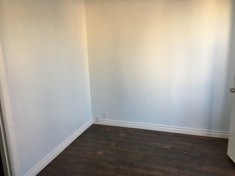 More Photos Of 10720 Riverside Dr, North Hollywood Medical For Lease