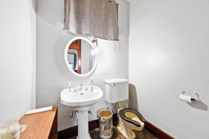 More Photos Of 104 Main St, Waldron Office Residential For Sale