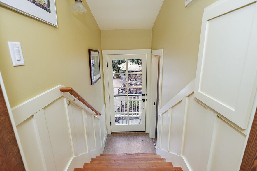 More Photos Of 455 N Oregon St, Jacksonville Hospitality For Sale