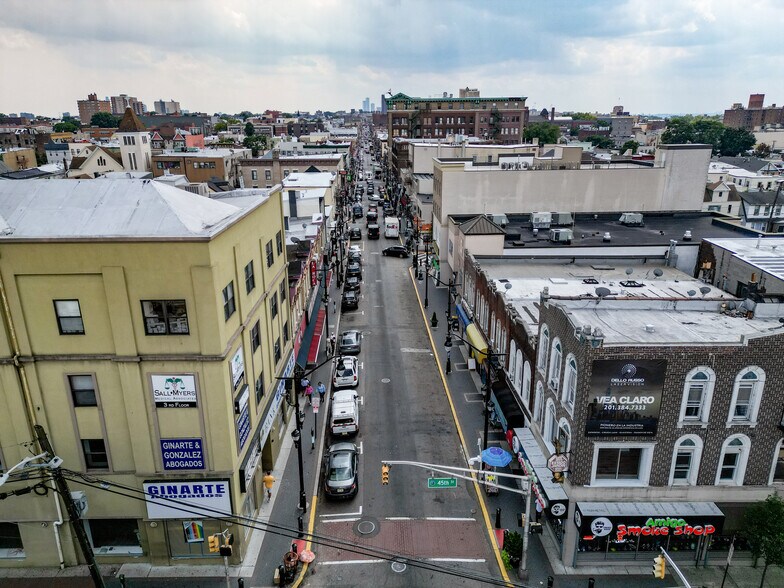 More Photos Of 4419 Bergenline Ave, Union City Storefront Retail Residential For Lease