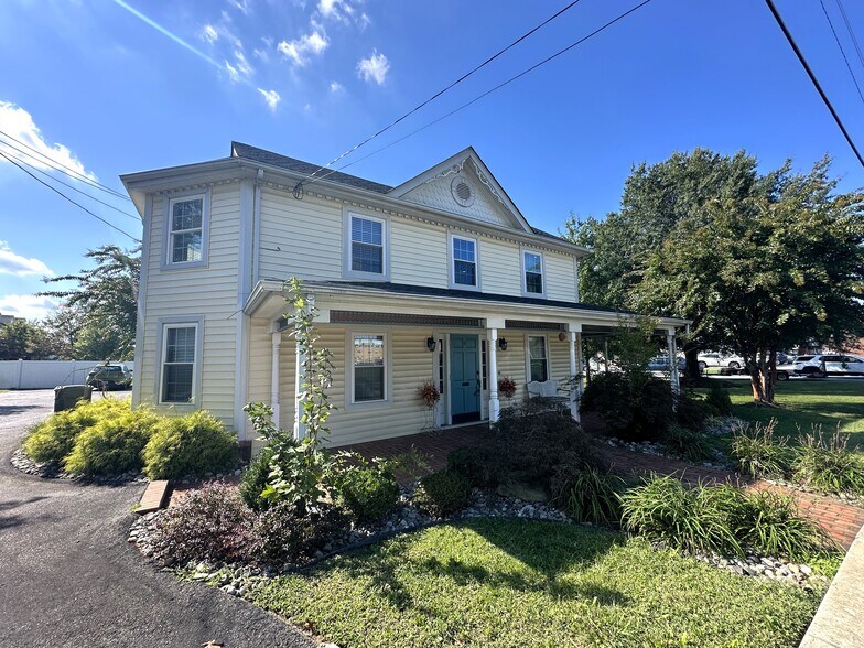 More Photos Of 5 Oak Ave, La Plata Office Residential For Lease