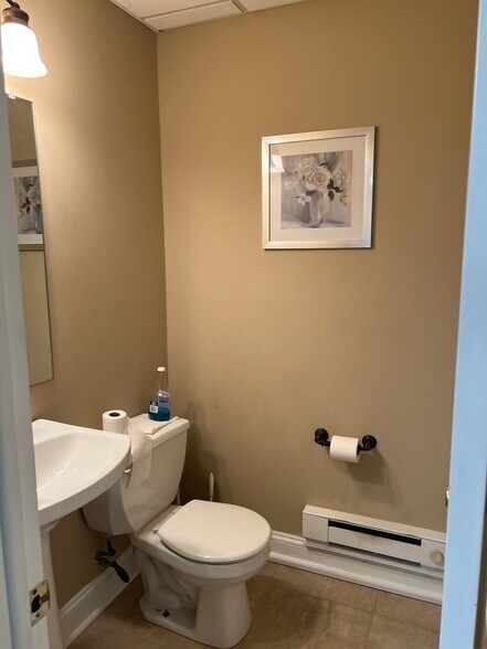 More Photos Of 618 S Broad St, Lansdale Office For Lease