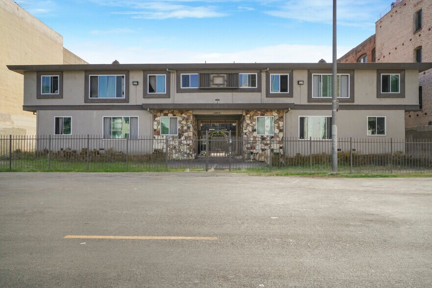 Primary Photo Of 228 S Mariposa Ave, Los Angeles Apartments For Sale