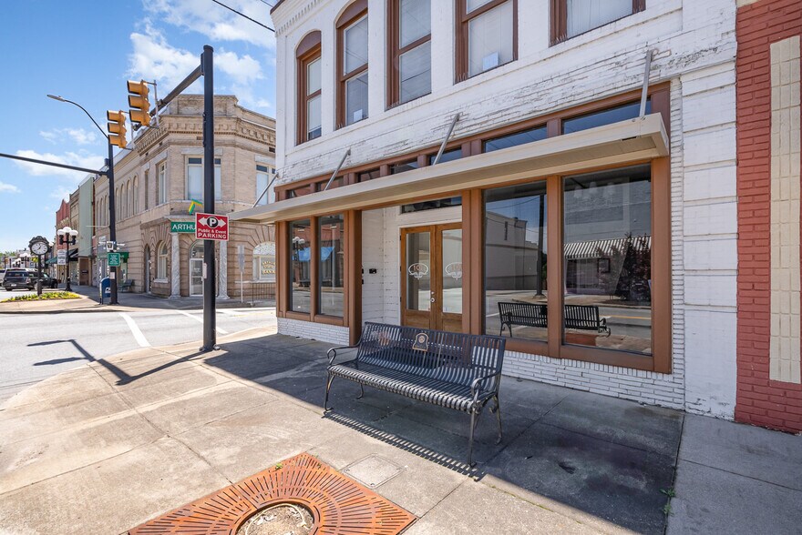 More Photos Of 101 W Main St, Union Dormitory For Sale