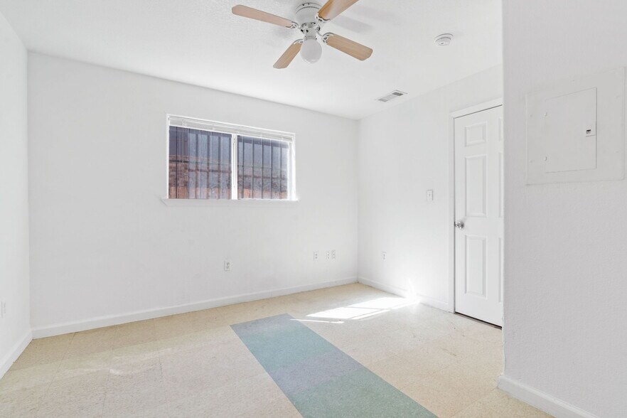 More Photos Of 8207 Sam Rayburn Dr, Austin Apartments For Sale