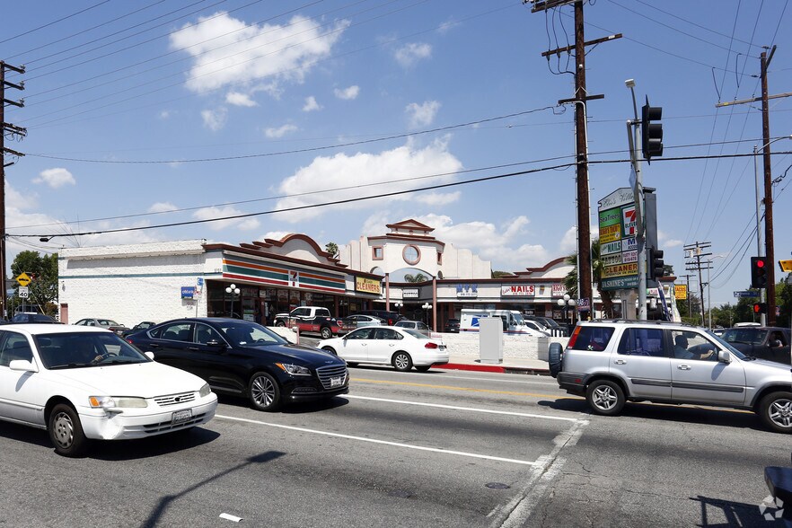 More Photos Of 8707 Lindley Ave, Northridge Storefront For Sale