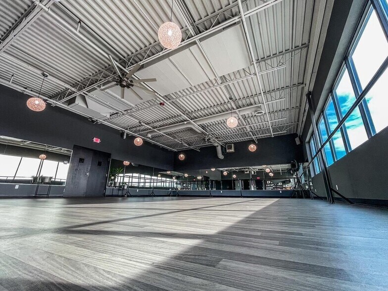 More Photos Of 605 Heisinger Rd, Jefferson City Health Club For Sale