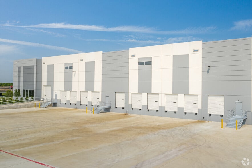 More Photos Of 5590 S Buckner Blvd, Mesquite Distribution For Lease