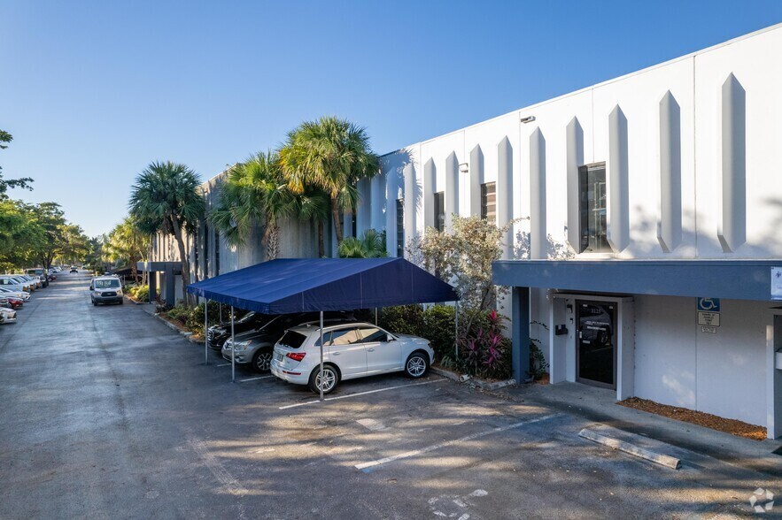 More Photos Of 3101-3137 NW 25th Ave, Pompano Beach Warehouse For Lease