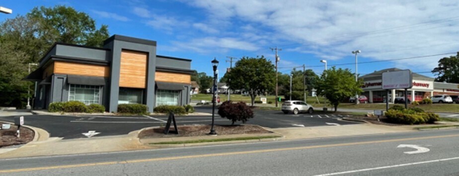 More Photos Of 1040 Main St, Altavista Fast Food For Sale