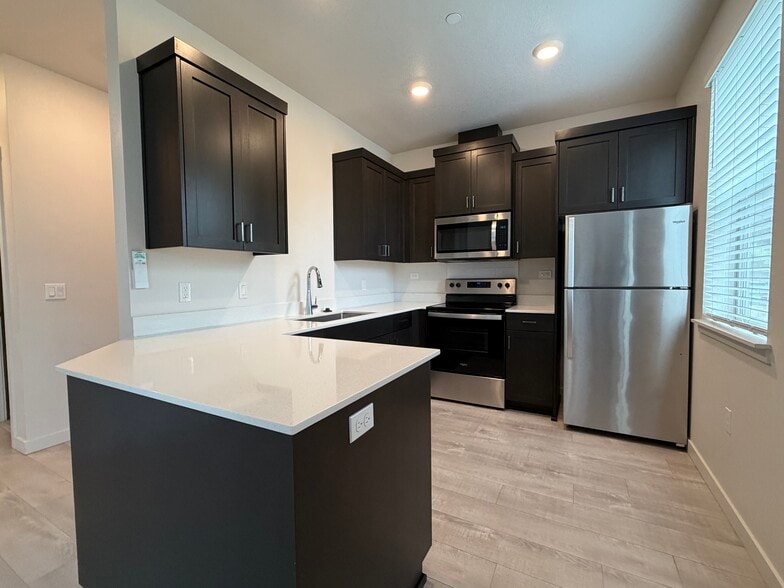More Photos Of 621 Harrison St, Oregon City Multifamily For Sale