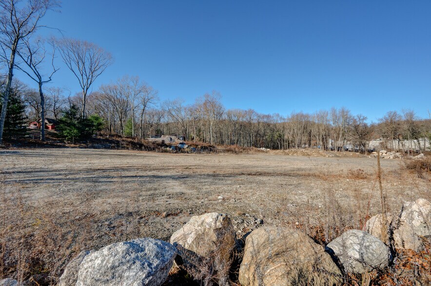 More Photos Of 909 Main St, Monroe Land For Sale