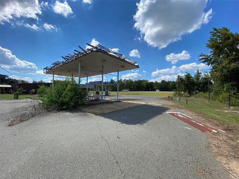 More Photos Of 2099 Highway 532, Dubberly Service Station For Sale