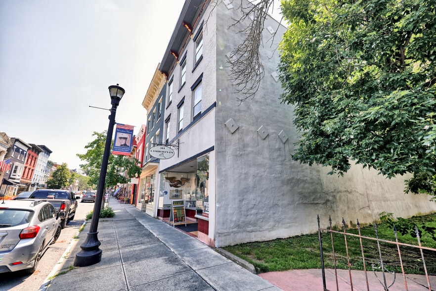 More Photos Of 511 Warren St, Hudson Storefront Retail Residential For Sale