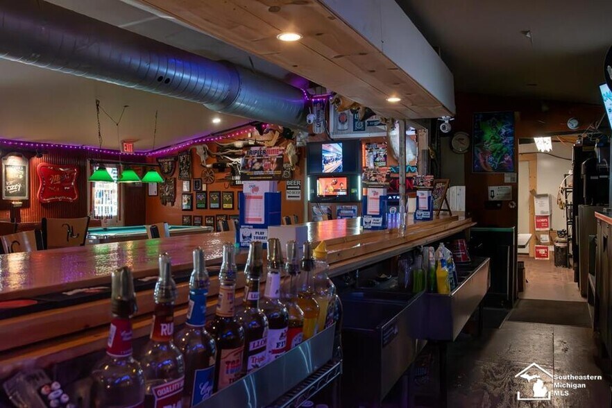 More Photos Of 10221 Telegraph Rd, Carleton Bar For Sale