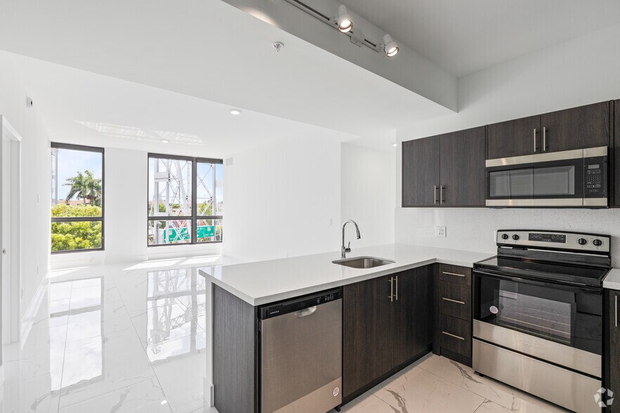 More Photos Of 1 Curtiss Pky, Miami Springs Apartments For Sale