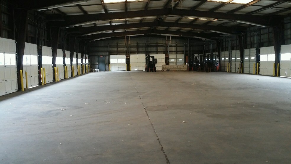 More Photos Of 2324 Eskow Ave, Halethorpe Warehouse For Lease
