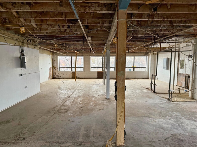 More Photos Of 9-11 Elm Ave, Mount Vernon Service For Sale